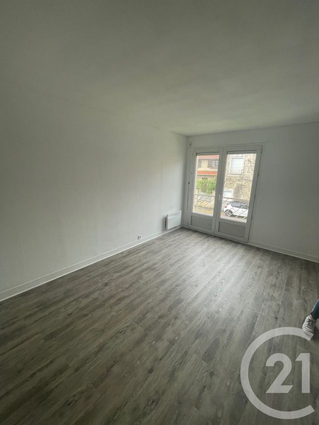 Appartement Studio à louer - 1 pièce - 24.25 m2 - SAVIGNY SUR ORGE - 91 - ILE-DE-FRANCE - Century 21 Accord Immobilier
