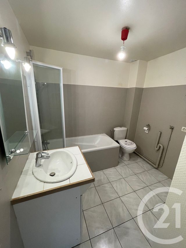Appartement F2 à louer - 2 pièces - 40.96 m2 - SAVIGNY SUR ORGE - 91 - ILE-DE-FRANCE - Century 21 Accord Immobilier