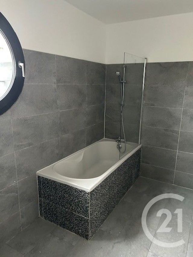 maison à louer - 4 pièces - 91.07 m2 - STE GENEVIEVE DES BOIS - 91 - ILE-DE-FRANCE - Century 21 Accord Immobilier