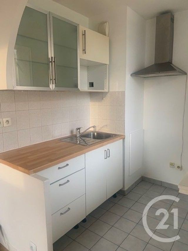 Appartement F2 à louer - 2 pièces - 42.5 m2 - EVRY - 91 - ILE-DE-FRANCE - Century 21 Accord Immobilier