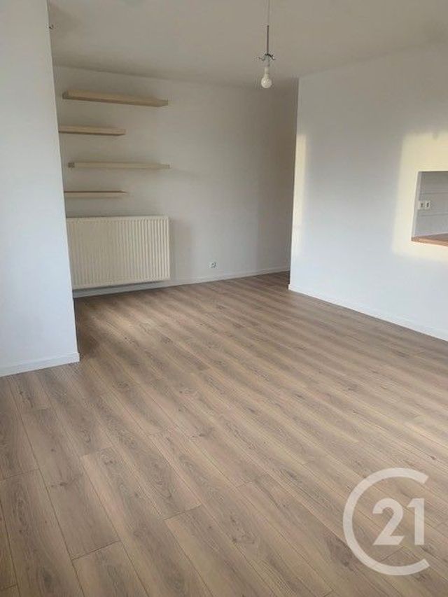 Appartement F2 à louer - 2 pièces - 42.5 m2 - EVRY - 91 - ILE-DE-FRANCE - Century 21 Accord Immobilier