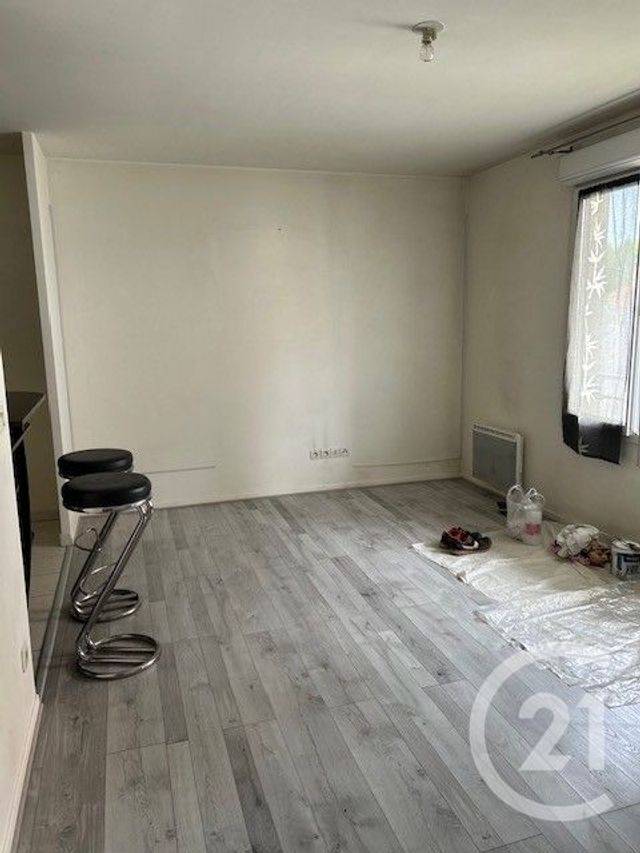 Appartement à louer - 2 pièces - 37.83 m2 - CORBEIL ESSONNES - 91 - ILE-DE-FRANCE - Century 21 Accord Immobilier
