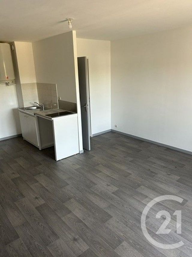 Appartement Studio à louer - 1 pièce - 25.58 m2 - VIRY CHATILLON - 91 - ILE-DE-FRANCE - Century 21 Accord Immobilier
